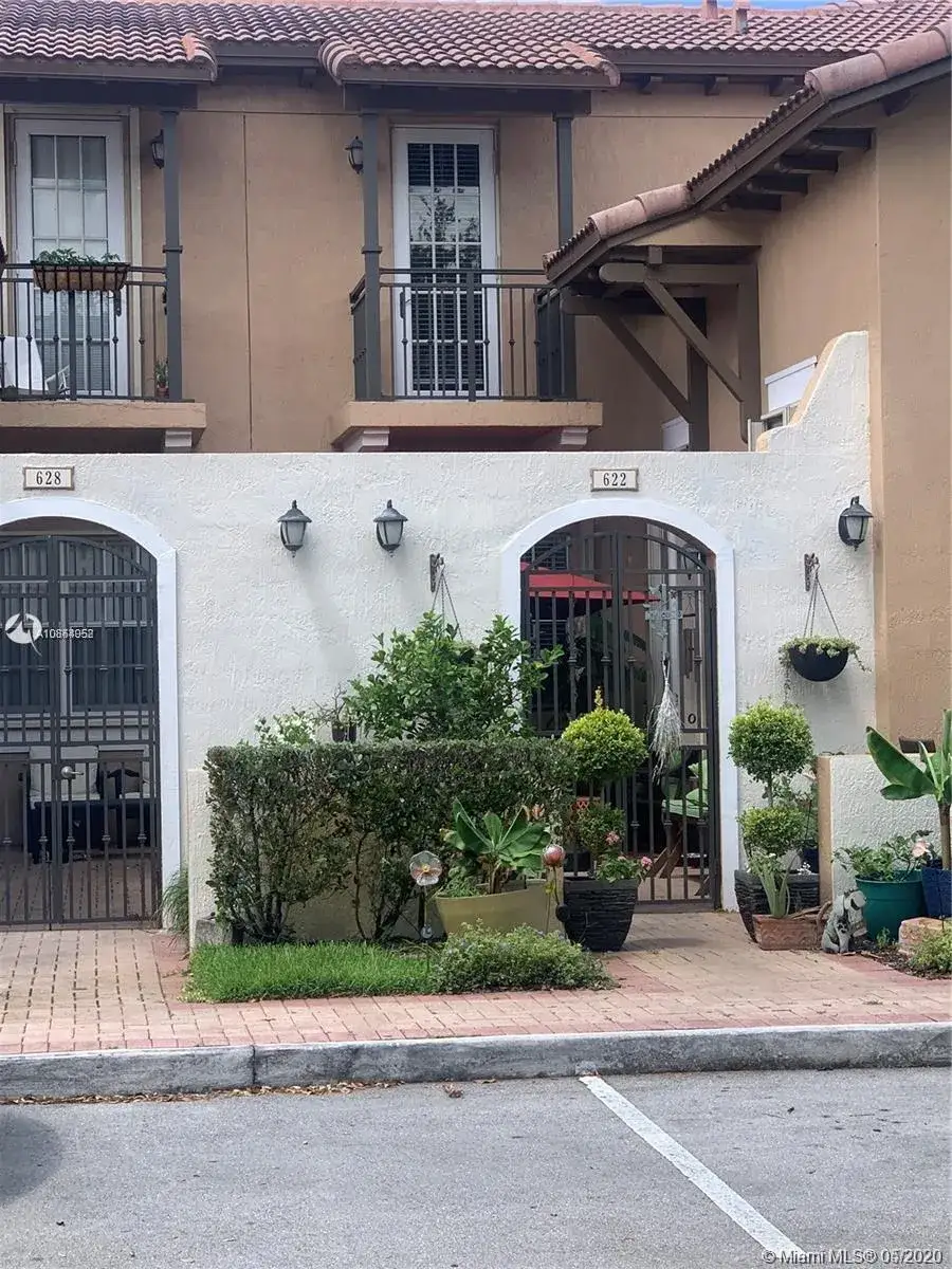 3 bedroom 3 bath Residential for sale at 622 SW 147th Ter, Pembroke Pines FL 33027