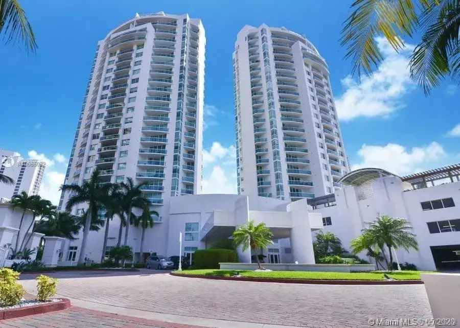 3 bedroom 3 bath Residential for sale at 19400 Turnberry Way # 612, Aventura FL 33180