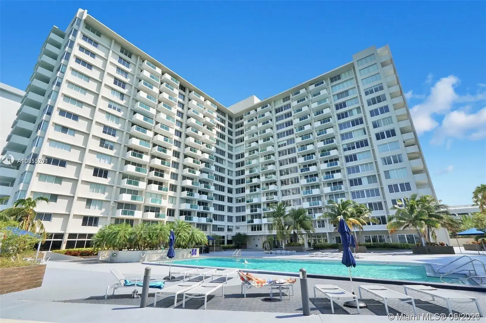1 bedroom 1 bath Residential Lease for rent at 1200 West Ave # 1503, Miami Beach FL 33139
