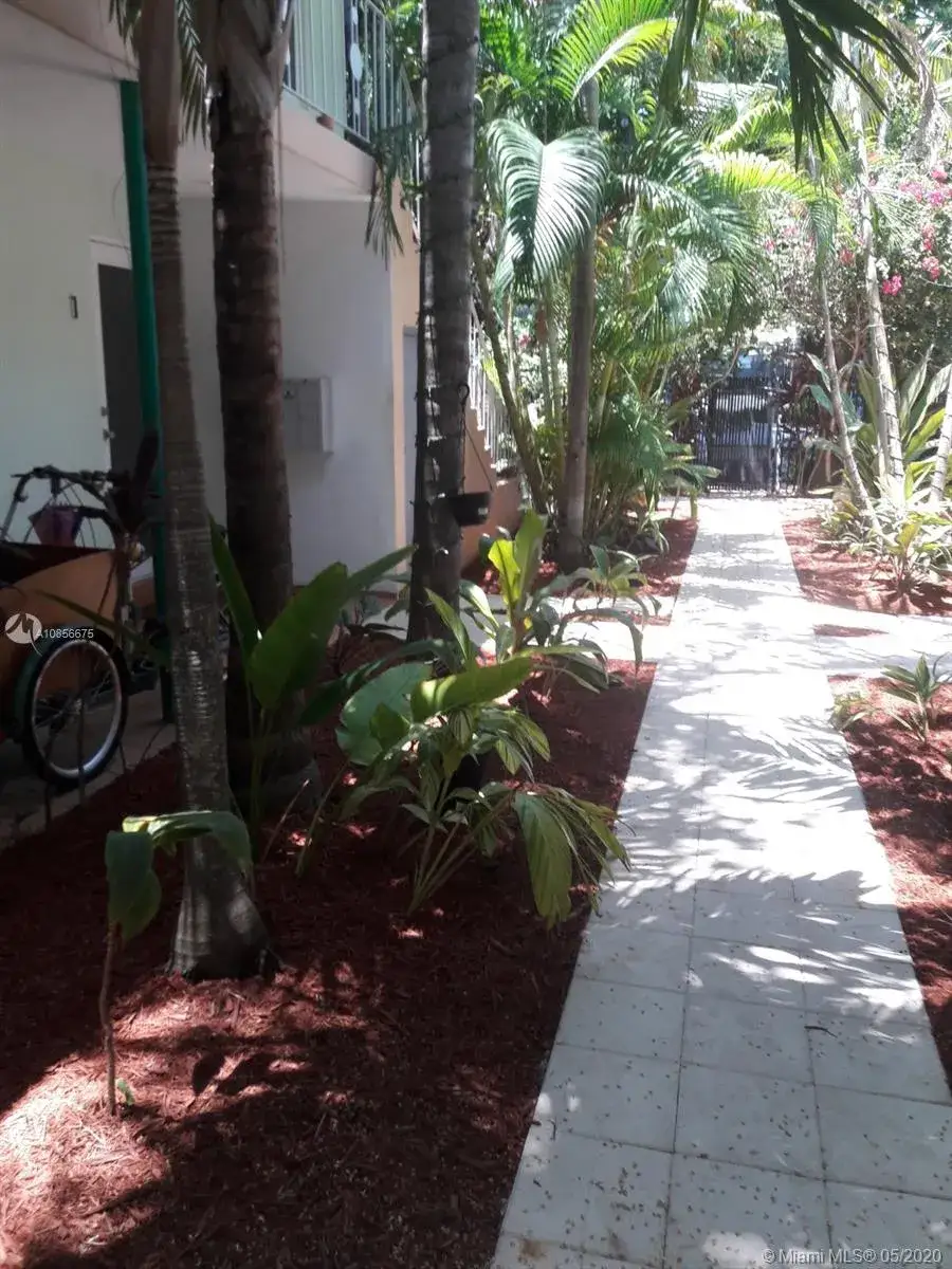 2 bedroom 2 bath Residential for sale at 1115 Meridian Ave # 1115, Miami Beach FL 33139