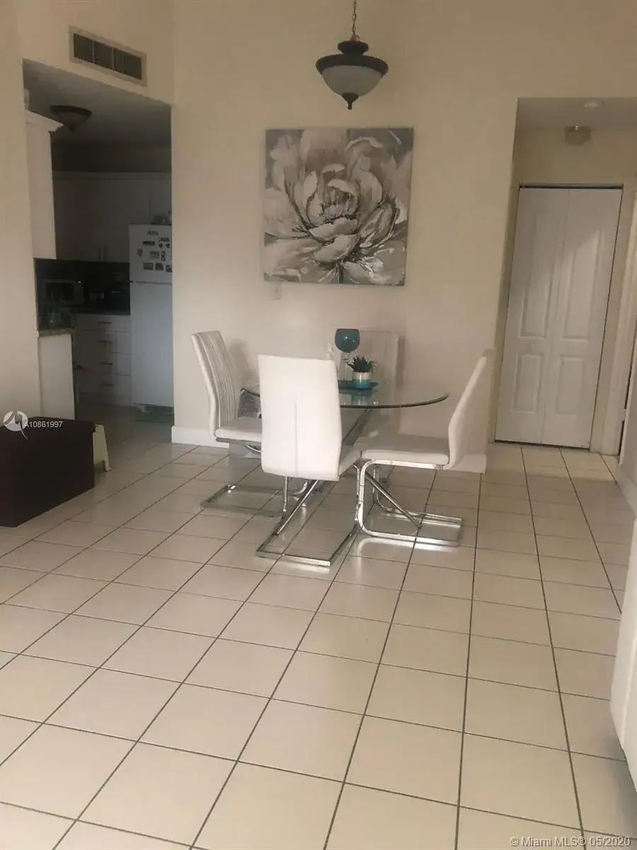2 bedroom 2 bath Residential Lease for rent at 15350 SW 76th Ter # 206, Miami FL 33193