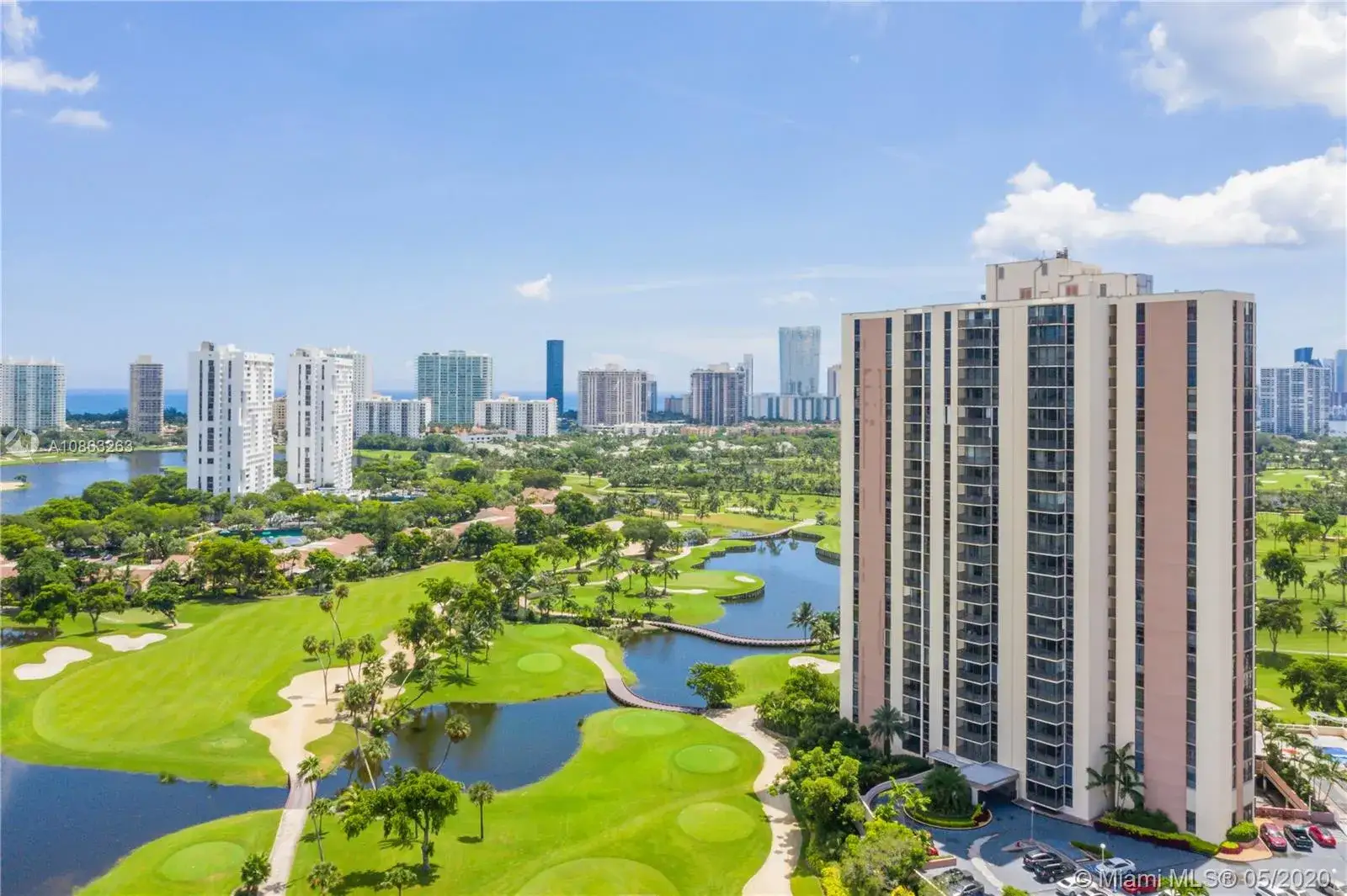 2 bedroom 2 bath Residential for sale at 20301 W Country Club Dr # 922, Aventura FL 33180