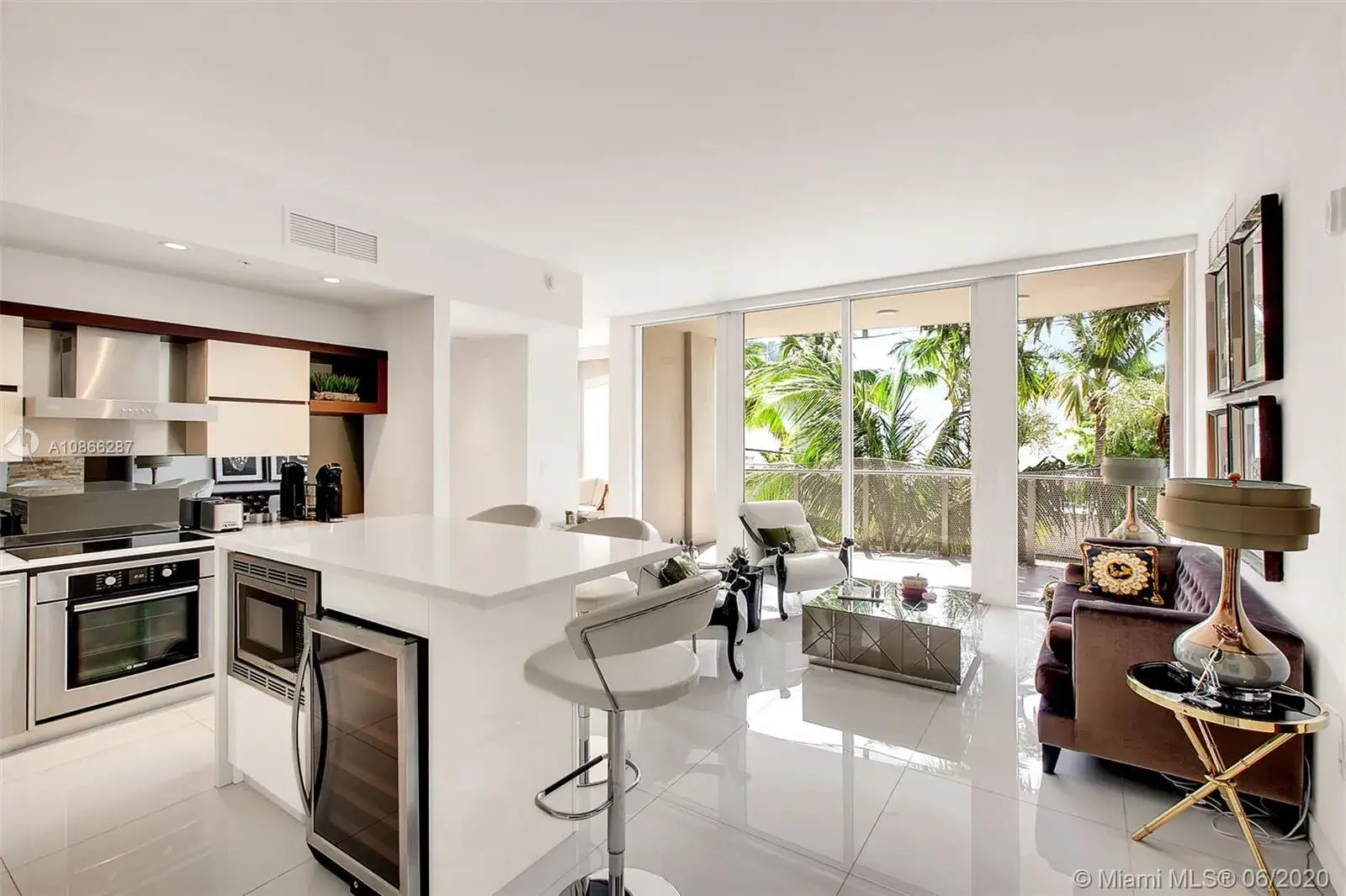 3 bedroom 2 bath Residential for sale at 2100 Park Ave # 201, Miami Beach FL 33139