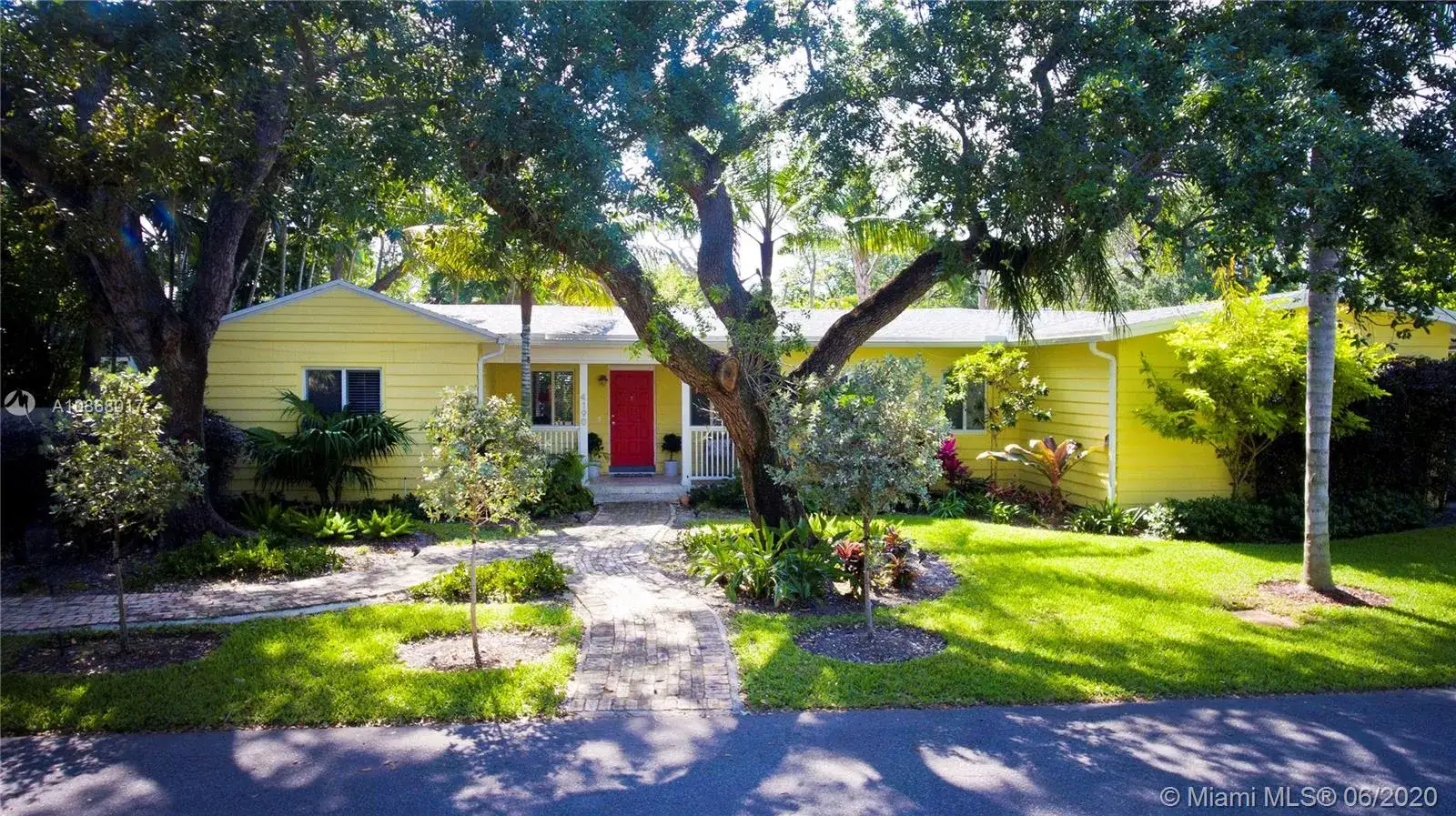 4 bedroom 4 bath Residential for sale at 4190 Braganza Ave, Miami FL 33133