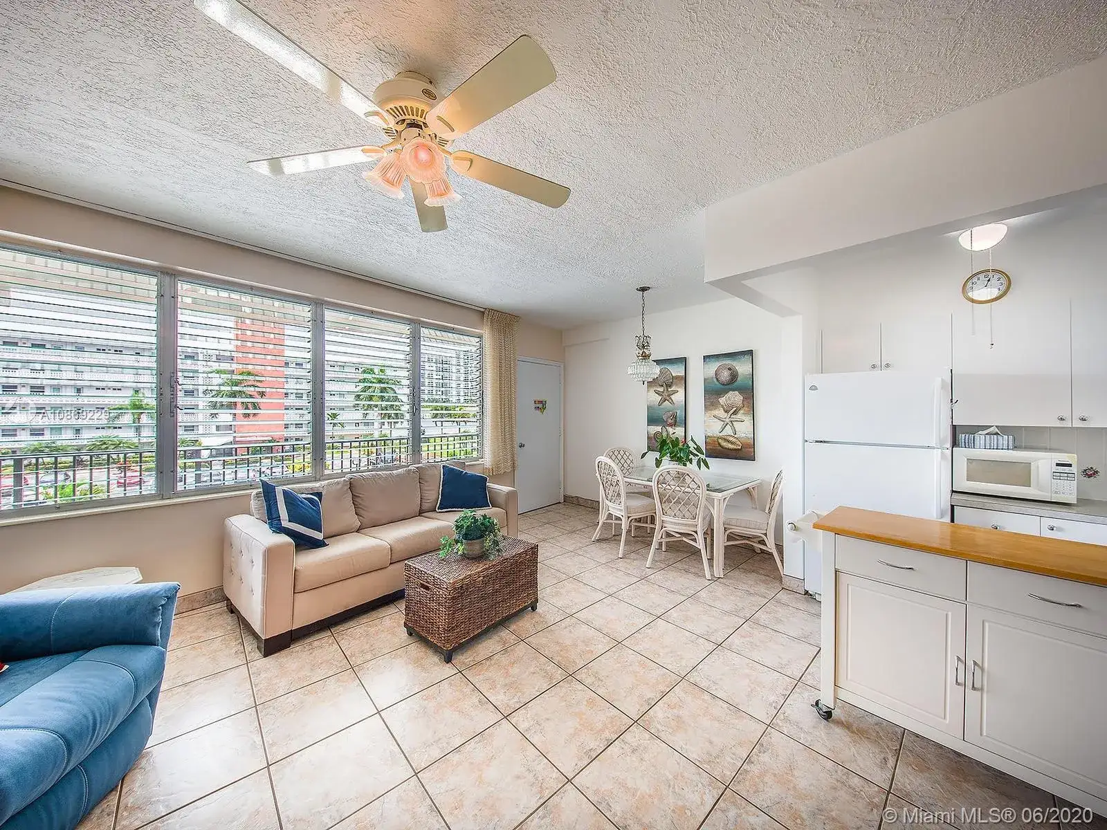 1 bedroom 1 bath Residential for sale at 3177 S Ocean Dr # 321, Hallandale Beach FL 33009