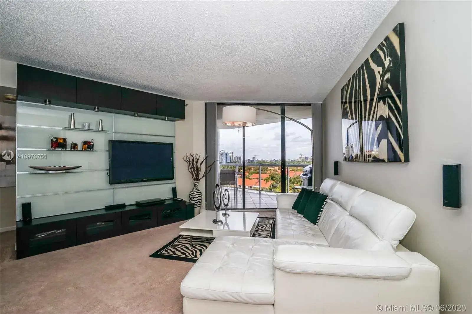 2 bedroom 2 bath Residential Lease for rent at 3610 Yacht Club Dr # 811, Aventura FL 33180
