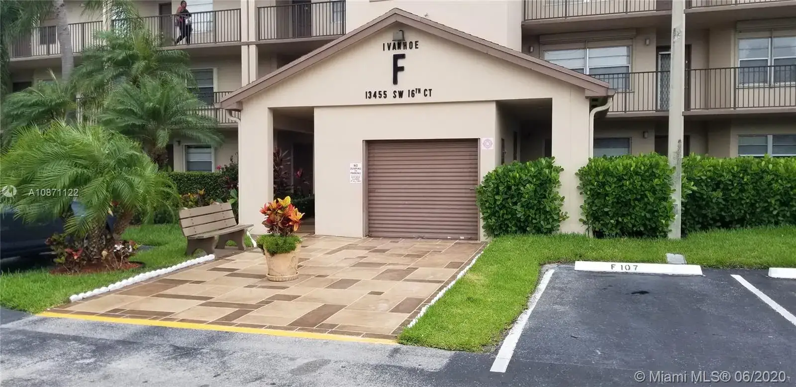 1 bedroom 1 bath Residential for sale at 13455 SW 16th Ct # 107F, Pembroke Pines FL 33027