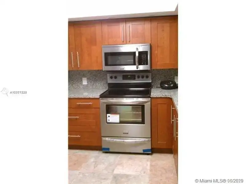 1 bedroom 2 bath Residential for sale at 1865 S Ocean Dr # 2D, Hallandale Beach FL 33009