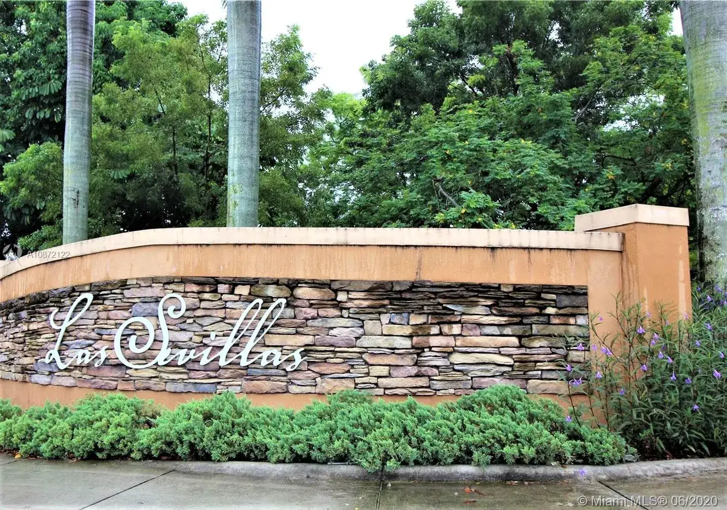 3 bedroom 2 bath Residential for sale at 10132 NW 7th St # 208, Miami FL 33172