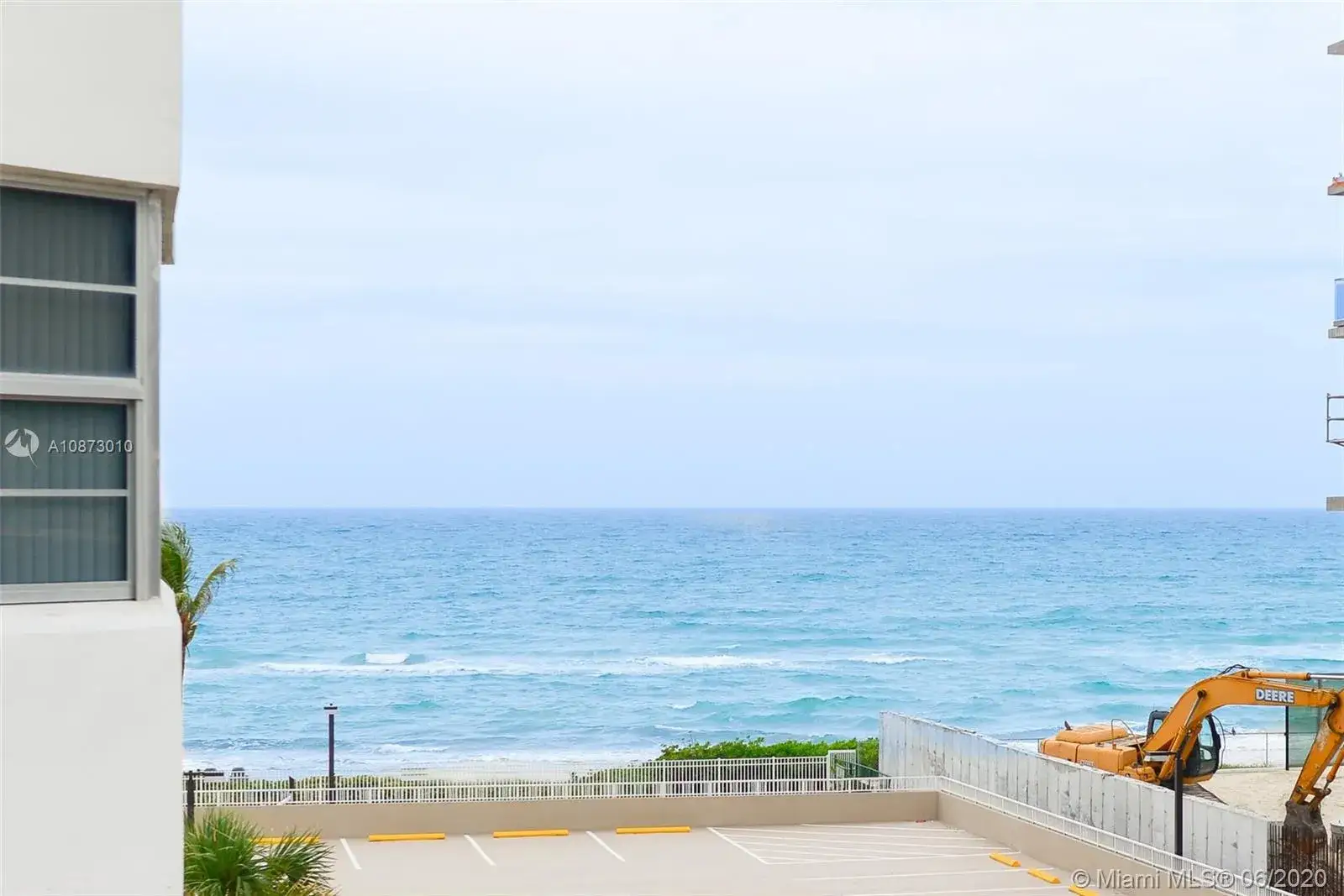 1 bedroom 1 bath Residential Lease for rent at 1980 S Ocean Dr # 3C, Hallandale Beach FL 33009