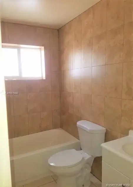 1 bedroom 1 bath Residential Lease for rent at 2230 Madison St # 08, Hollywood FL 33020