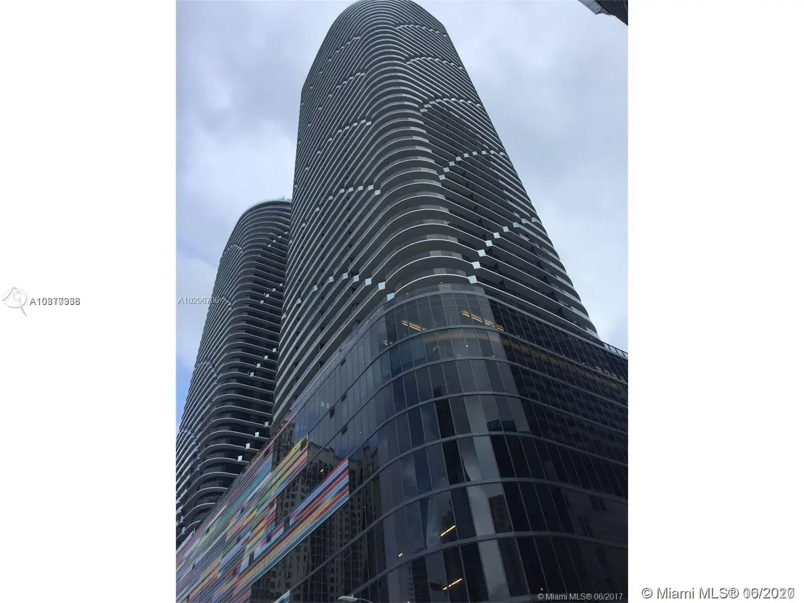 1 bedroom 1 bath Residential Lease for rent at 55 SW 9th St # 3809, Miami FL 33130