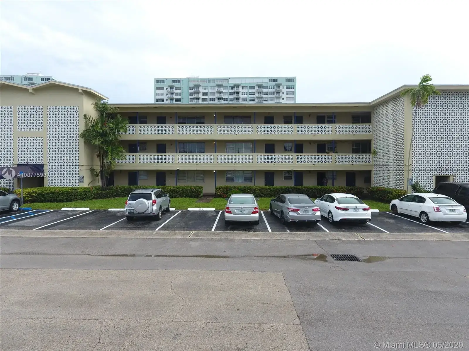2 bedroom 2 bath Residential Lease for rent at 11960 NE 19th Dr # 10, North Miami FL 33181