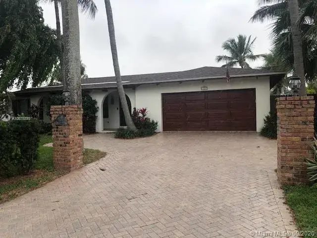 5 bedroom 2 bath Residential Lease for rent at 325 Isle Of Capri Dr, Fort Lauderdale FL 33301