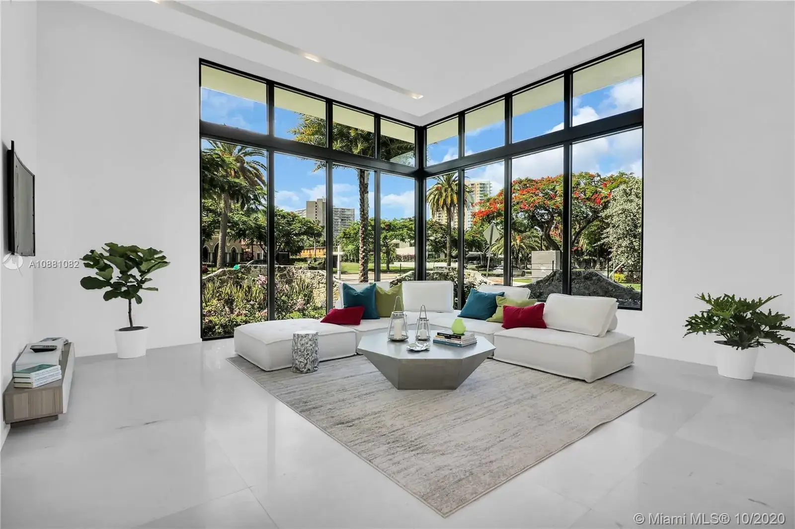 5 bedroom 5 bath Residential Lease for rent at 2140 S Miami Ave, Miami FL 33129