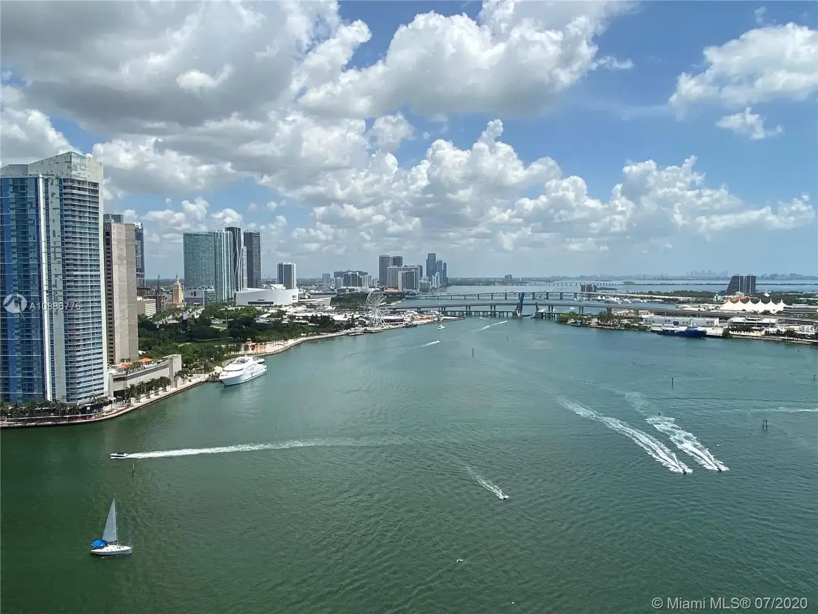 3 bedroom 3 bath Residential Lease for rent at 808 Brickell Key Dr # 2601, Miami FL 33131