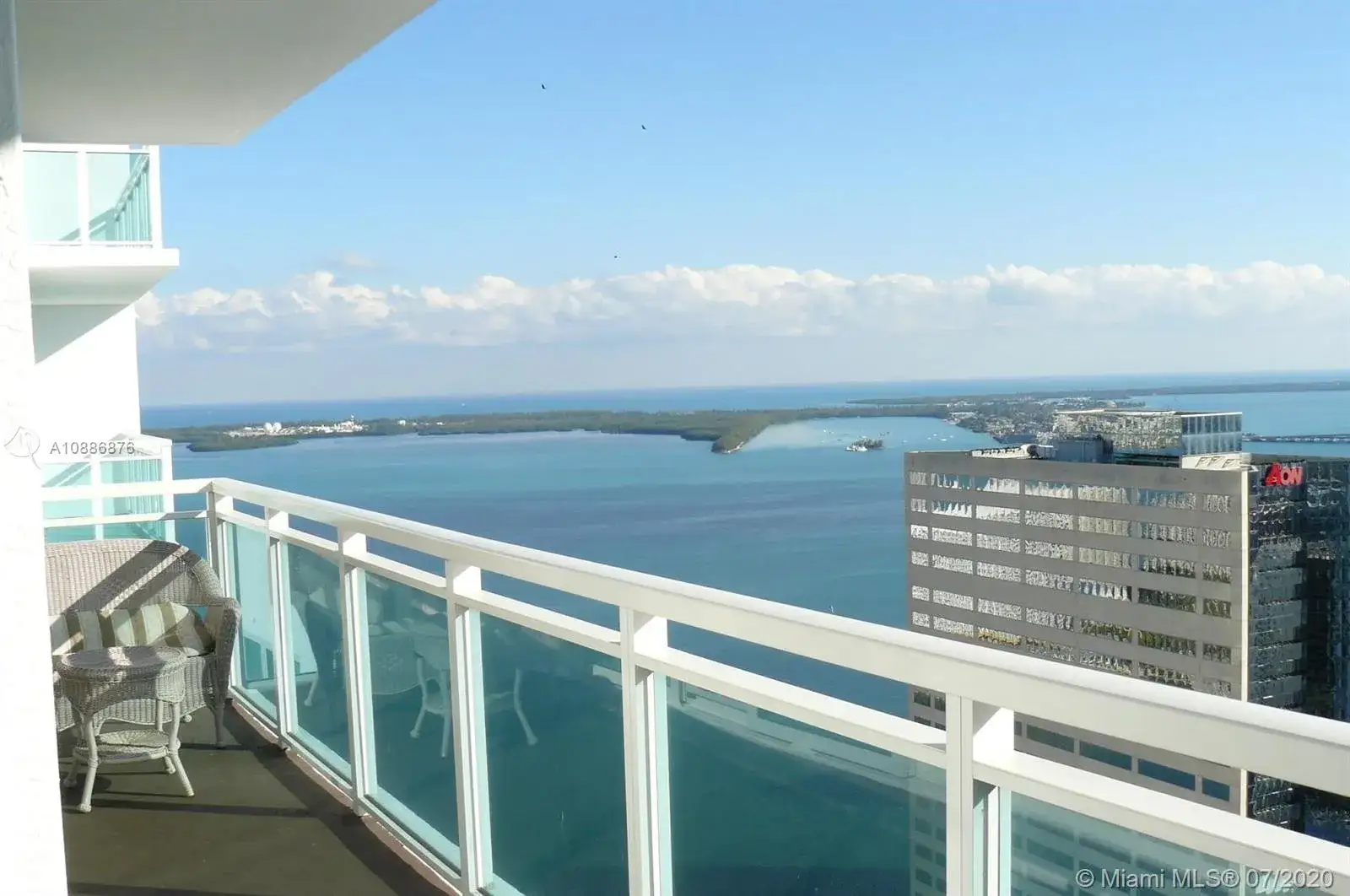 2 bedroom 2 bath Residential Lease for rent at 950 Brickell Bay Dr # 4007, Miami FL 33131