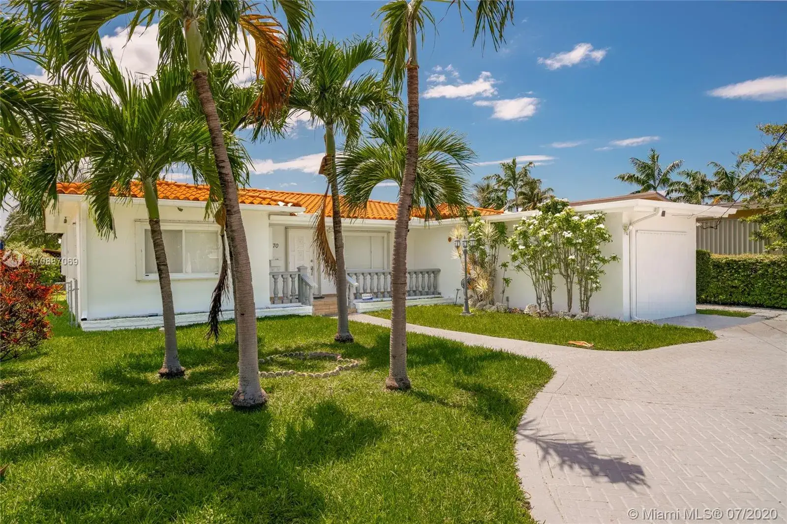 4 bedroom 3 bath Residential for sale at 7770 Hawthorne Ave, Miami Beach FL 33141
