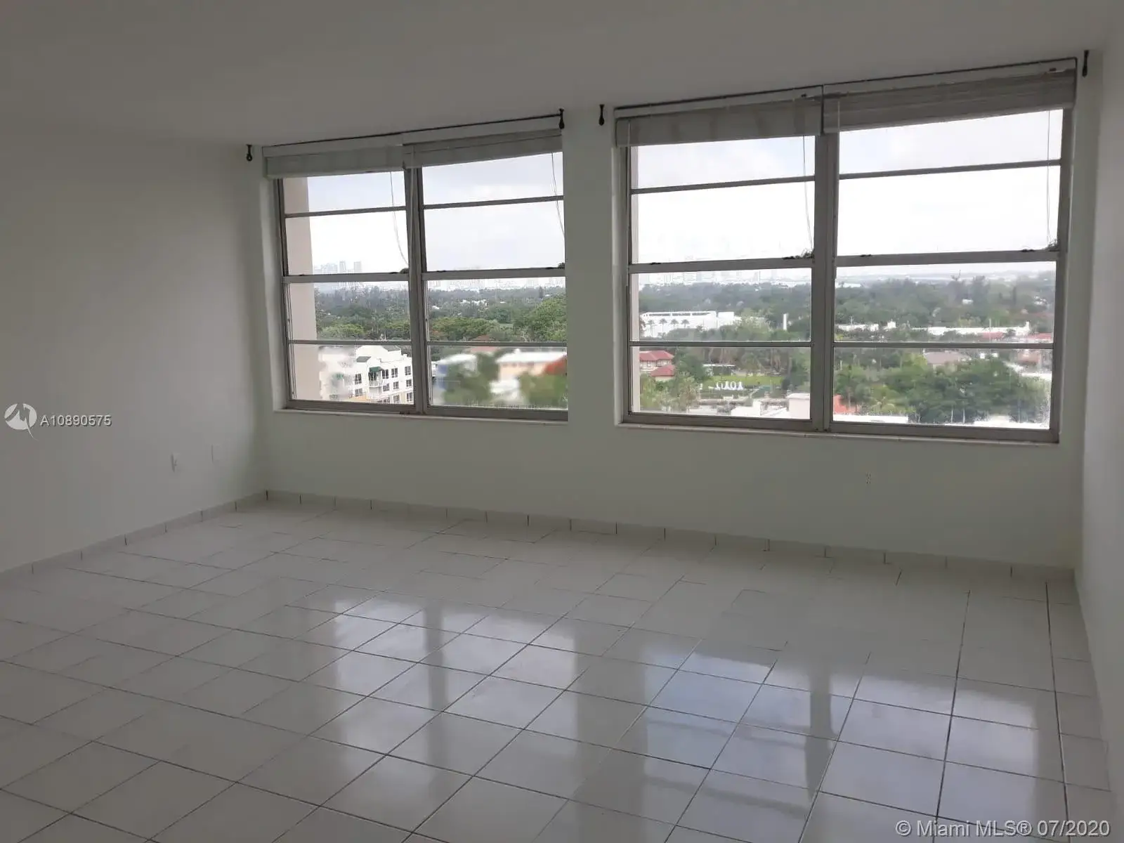 1 bath Residential for sale at 2899 Collins Ave # 1240, Miami Beach FL 33140
