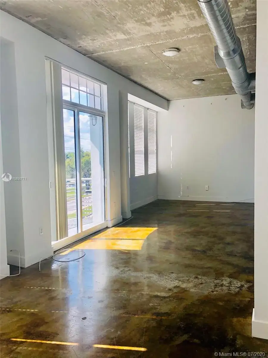 1 bedroom 1 bath Residential for sale at 1791 NE Miami Gardens Dr # E303, Miami FL 33179