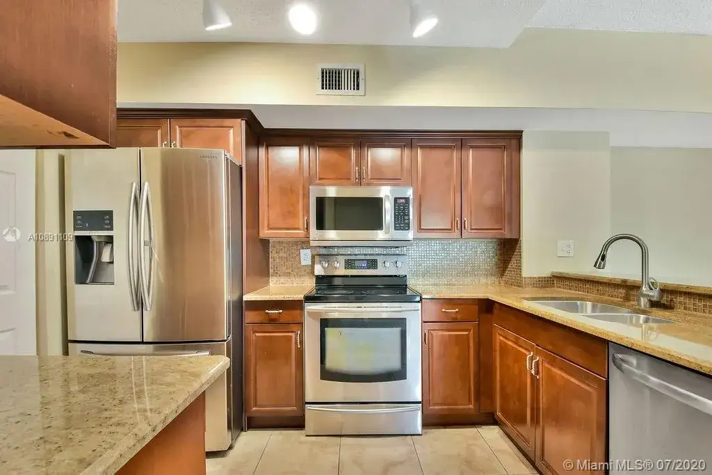 3 bedroom 2 bath Residential for sale at 2640 S University Dr # 316, Davie FL 33328