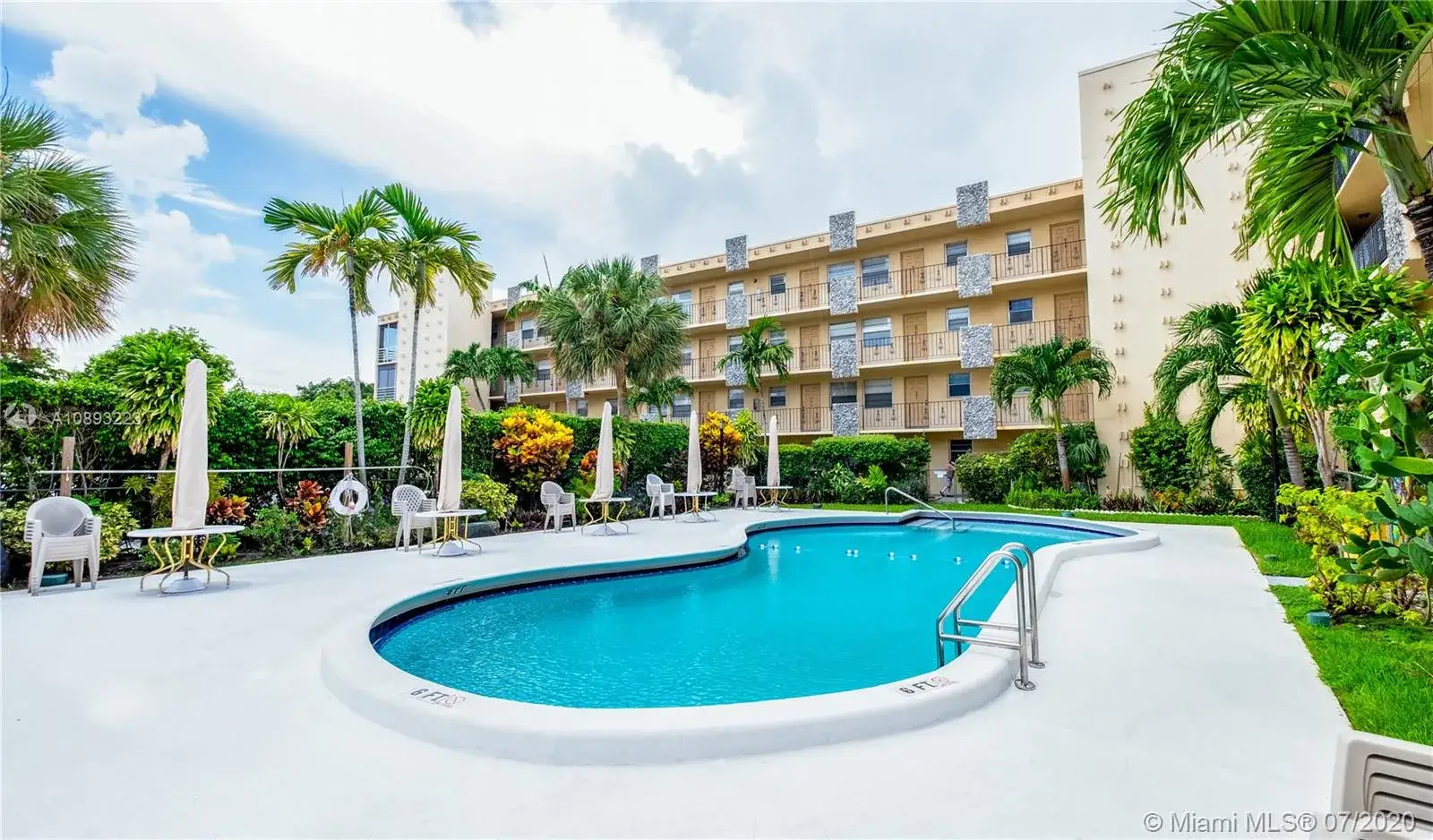 2 bedroom 1 bath Residential for sale at 2145 Pierce St # 113, Hollywood FL 33020