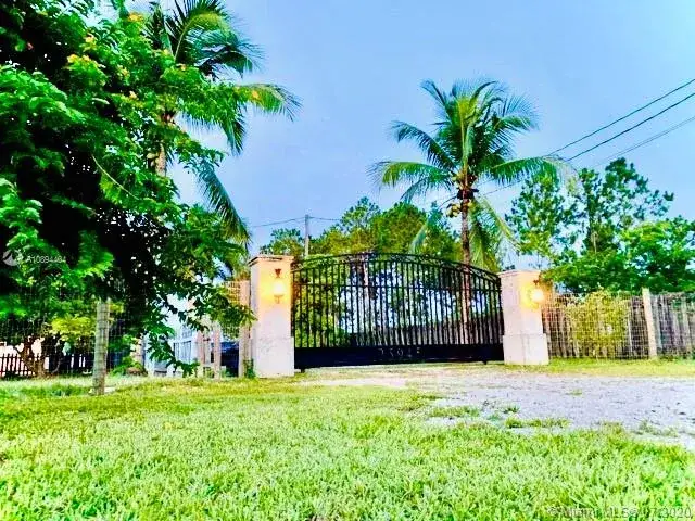 3 bedroom 1 bath Residential for sale at 25945 SW 197th Ave, Homestead FL 33031