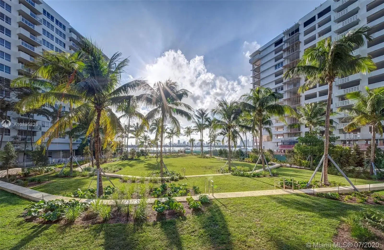 1 bedroom 1 bath Residential Lease for rent at 1500 Bay Rd # 1211, Miami Beach FL 33139