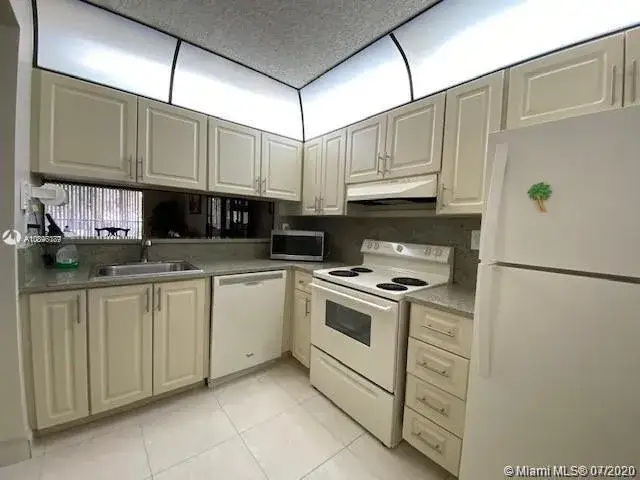 2 bedroom 2 bath Residential for sale at 3470 Foxcroft Rd # 204, Miramar FL 33025