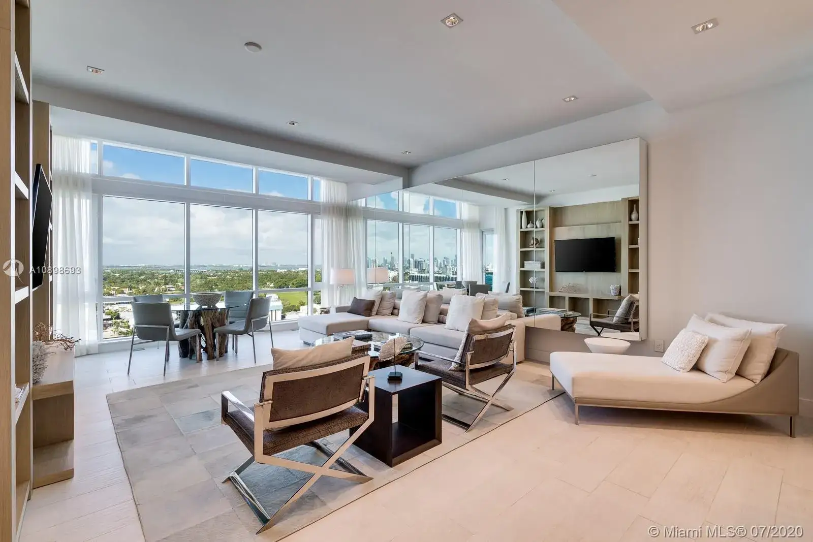2 bedroom 2 bath Residential for sale at 102 24th St # 1613, Miami Beach FL 33139