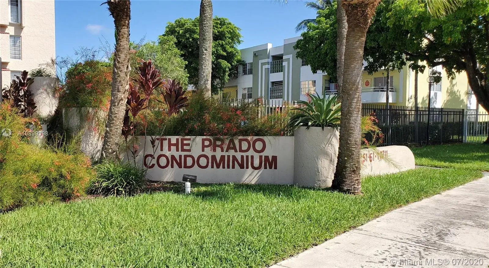 2 bedroom 2 bath Residential for sale at 10641 SW 108th Ave # 1E, Miami FL 33176