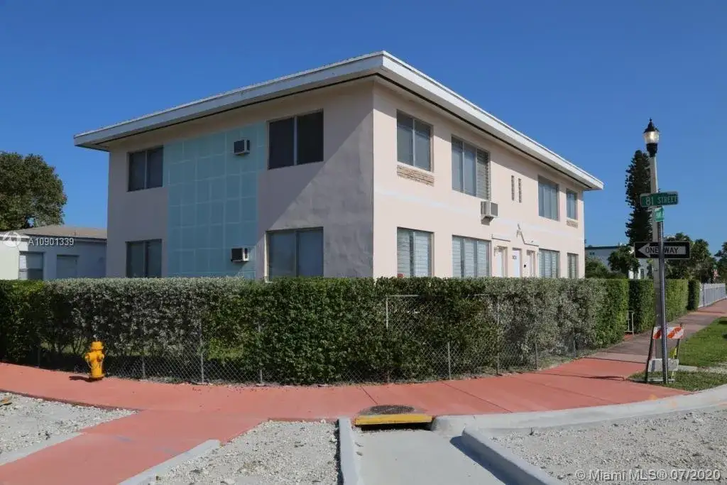 2 bedroom 1 bath Residential Lease for rent at 8031 Hawthorne Ave # 4, Miami Beach FL 33141