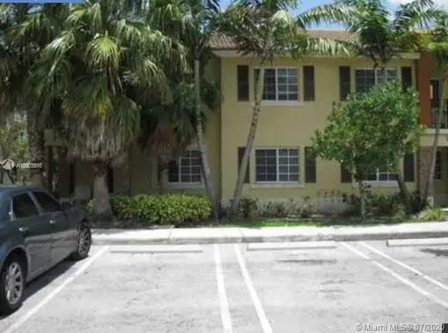 3 bedroom 2 bath Residential Lease for rent at 970 NE 33rd Ter # 201, Homestead FL 33033