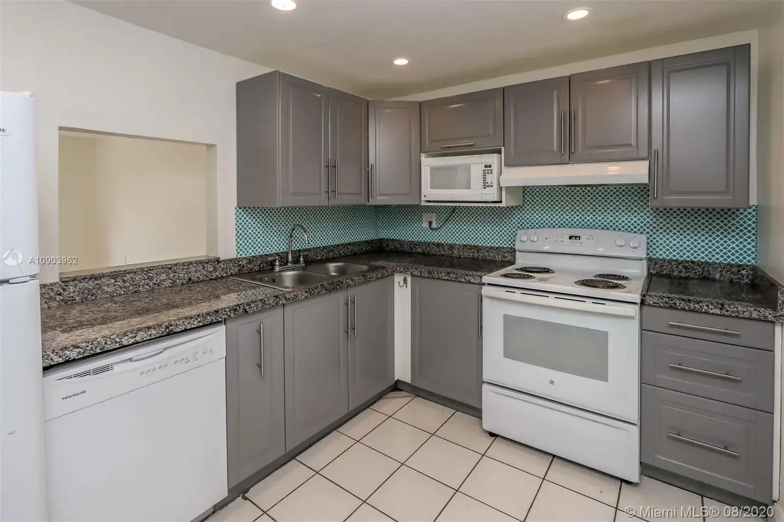 2 bedroom 2 bath Residential for sale at 4304 NW 9th Ave # 2H, Deerfield Beach FL 33064