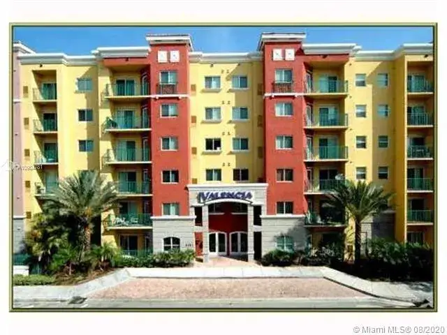 1 bedroom 1 bath Residential for sale at 6001 SW 70th St # 523, South Miami FL 33143