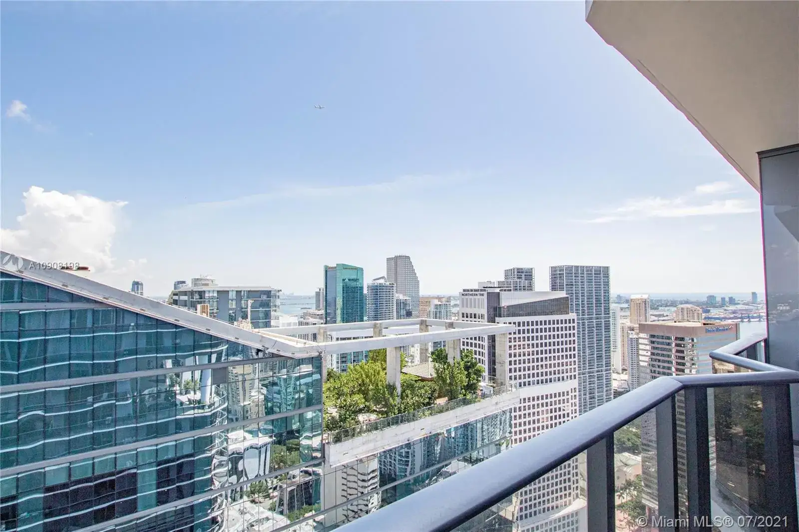 1 bedroom 2 bath Residential for sale at 801 S Miami Ave # 5006, Miami FL 33130
