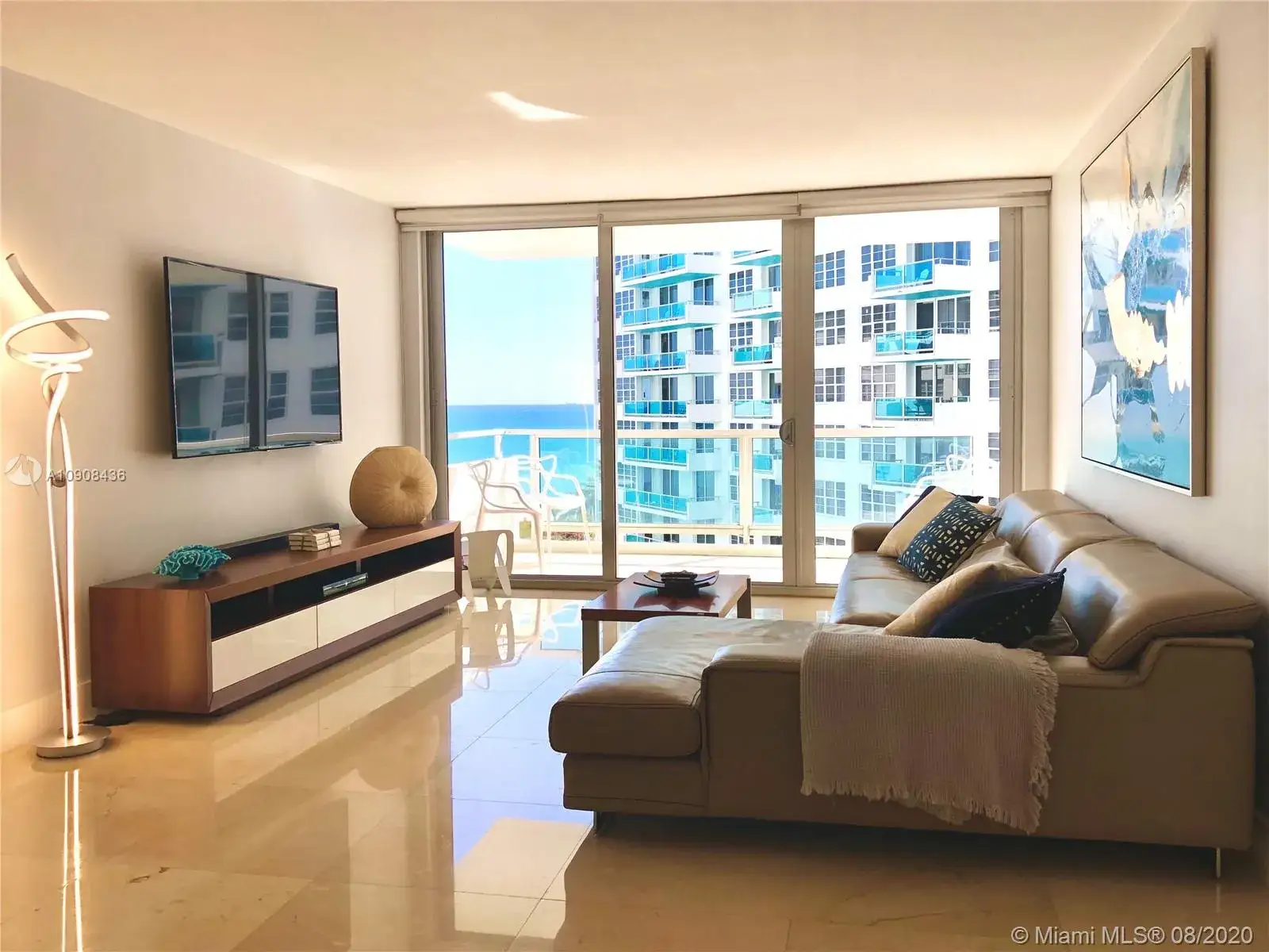 2 bedroom 2 bath Residential for sale at 5151 Collins Ave # 825, Miami Beach FL 33140