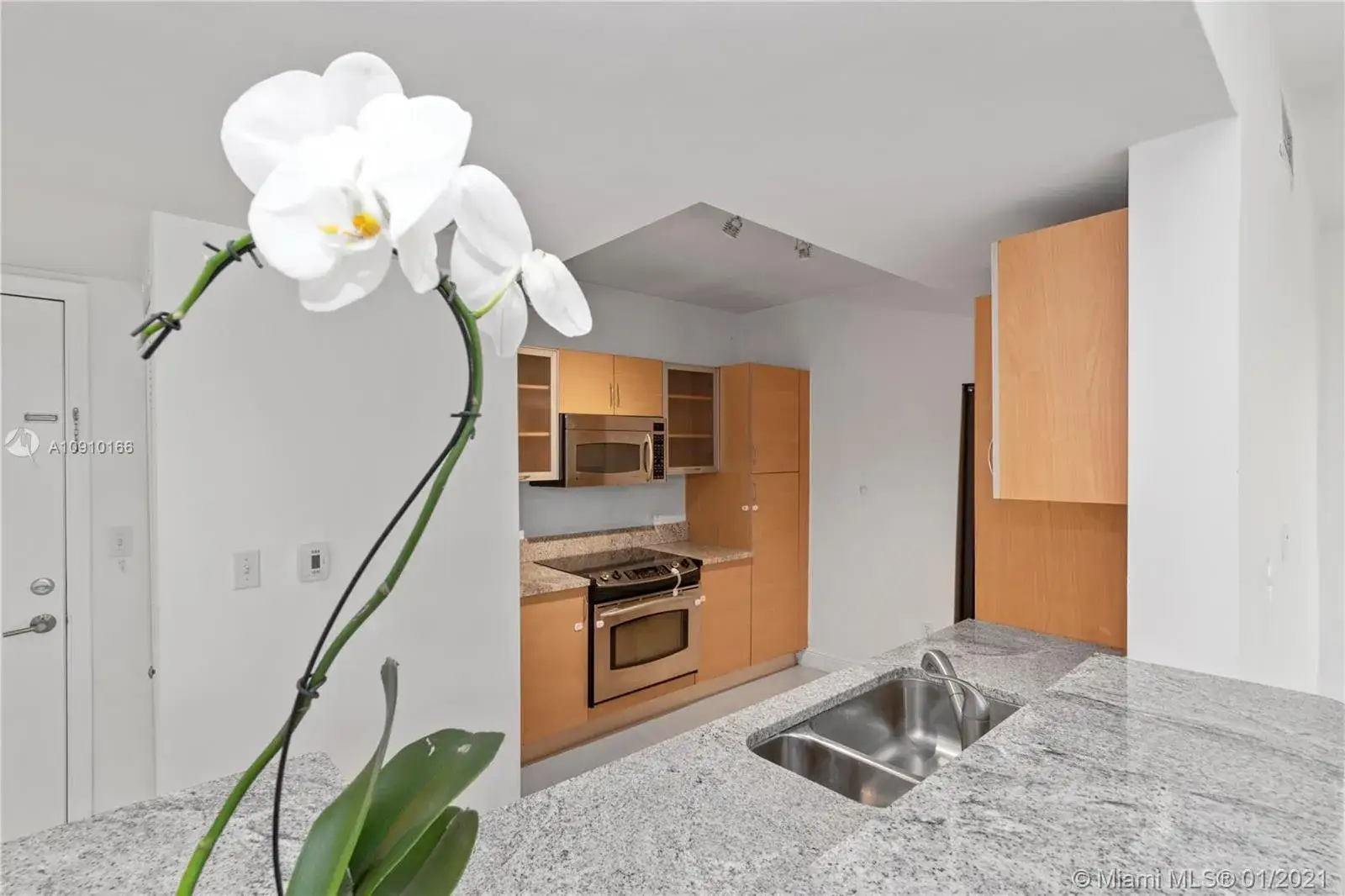 3 bedroom 2 bath Residential for sale at 2775 NE 187th St # 214, Aventura FL 33180
