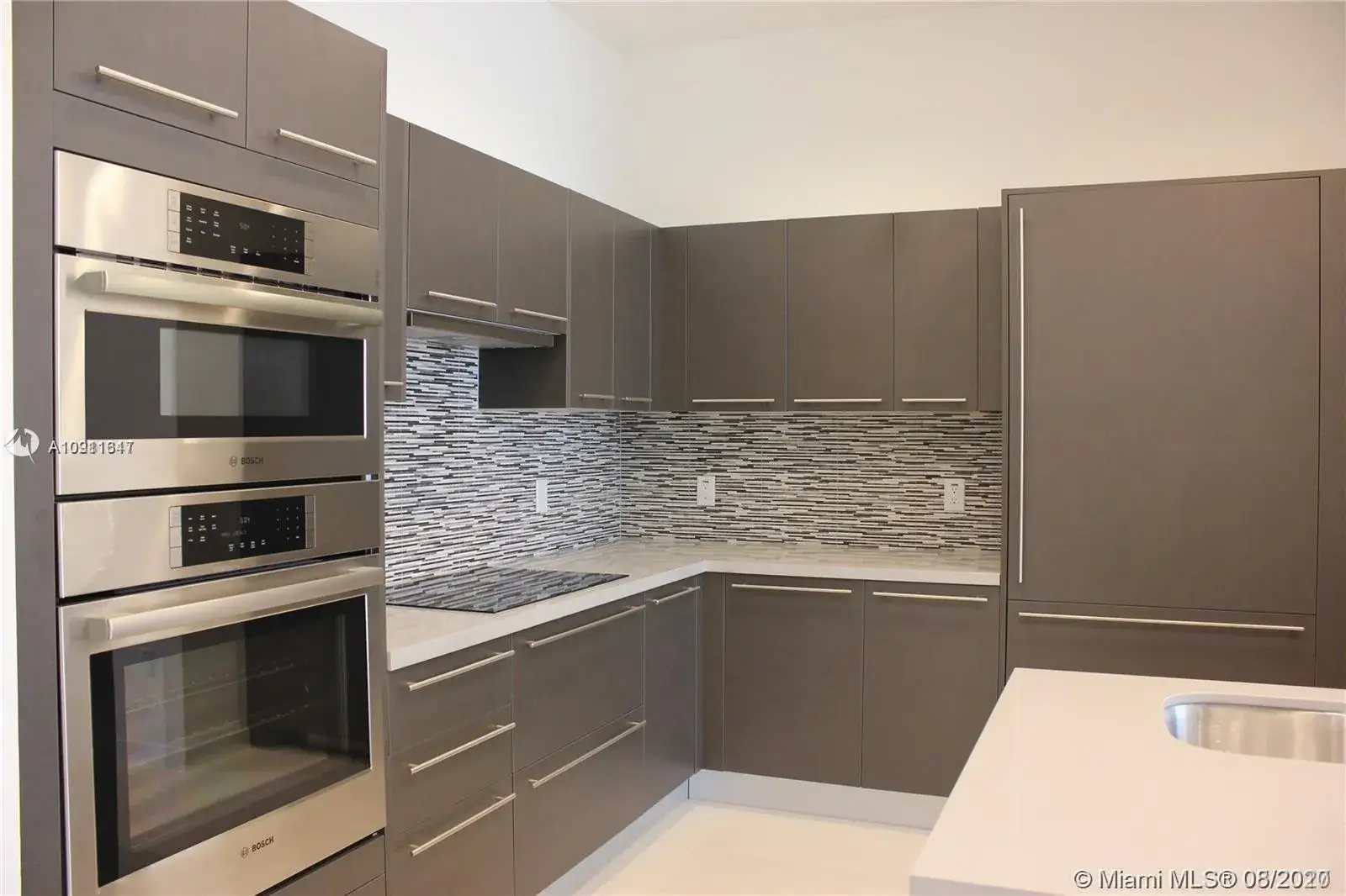 2 bedroom 2 bath Residential for sale at 7661 NW 107th Ave # 810, Doral FL 33178