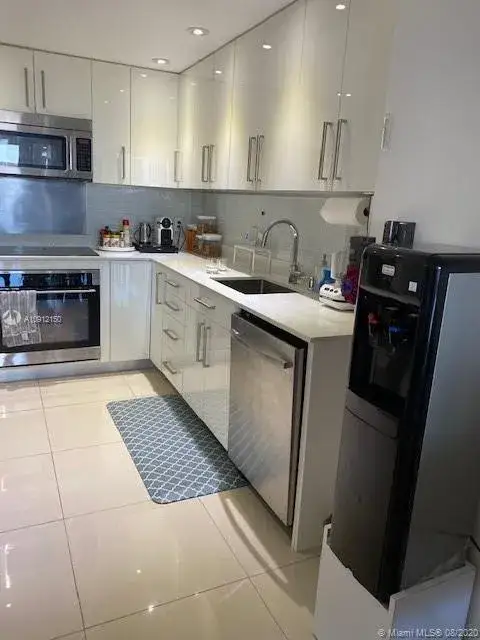 2 bedroom 2 bath Residential for sale at 3675 N Country Club Dr # 1010, Aventura FL 33180