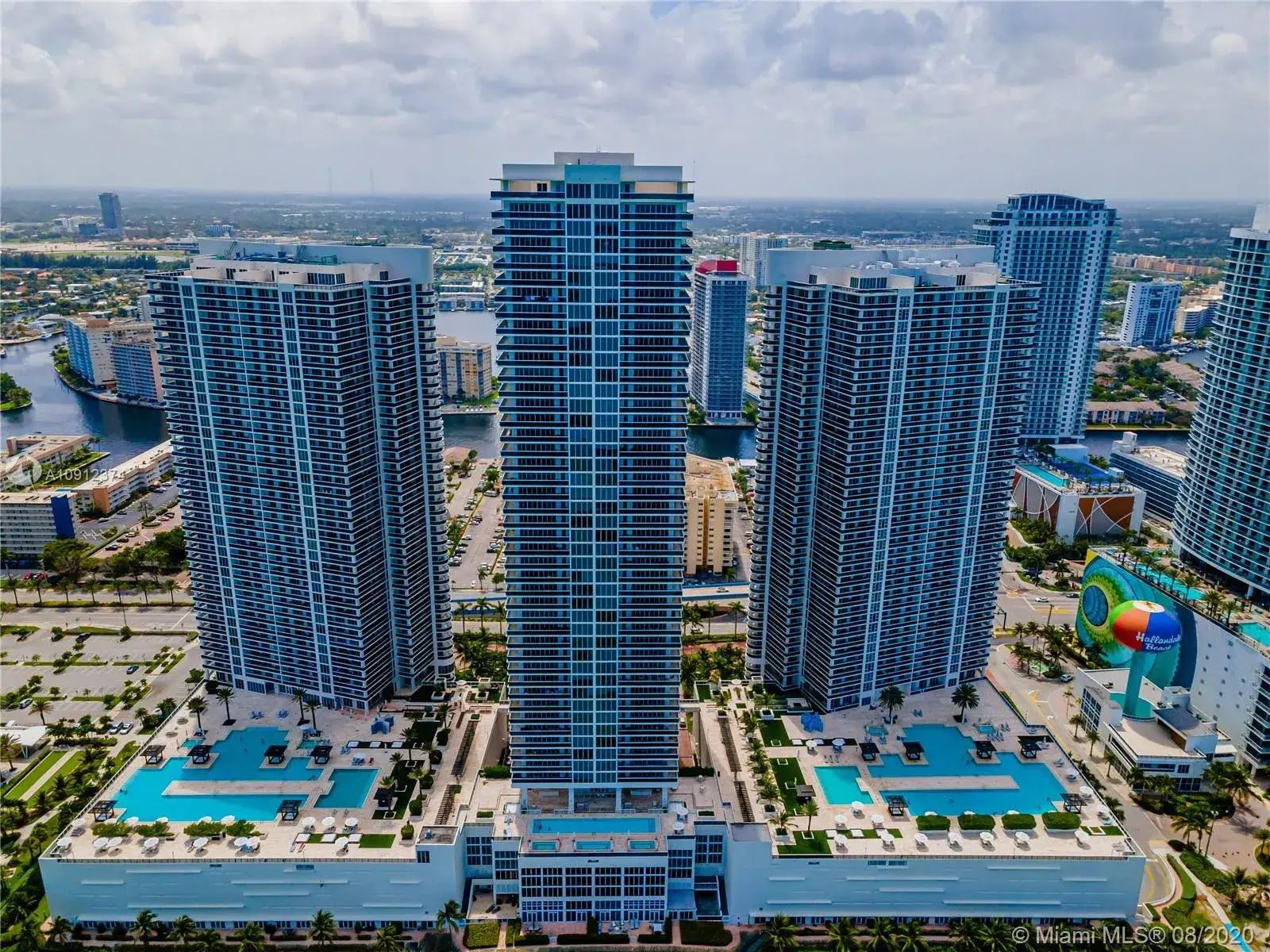 2 bedroom 1 bath Residential Lease for rent at 1800 S Ocean Dr # 409, Hallandale Beach FL 33009