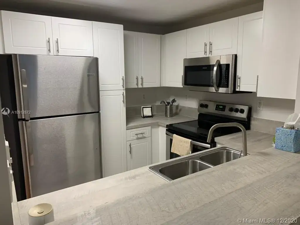 1 bedroom 1 bath Residential for sale at 185 SE 14th Ter # 801, Miami FL 33131