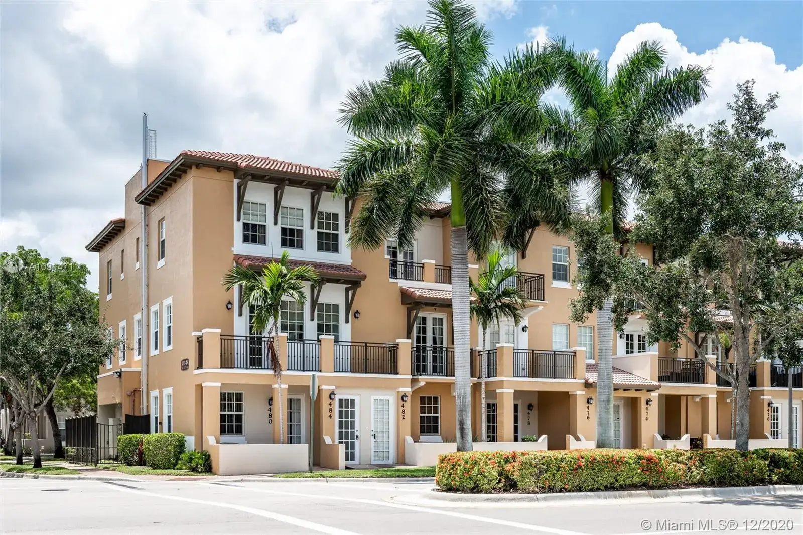 3 bedroom 3 bath Residential Lease for rent at 484 SW 147th Ave # 4617, Pembroke Pines FL 33027