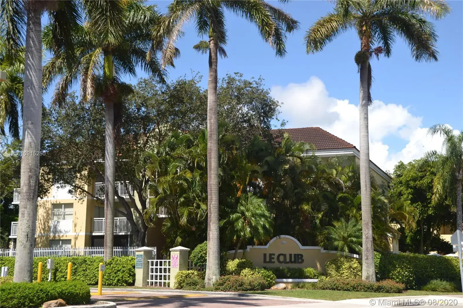 2 bedroom 2 bath Residential Lease for rent at 8500 SW 212th St # 101, Cutler Bay FL 33189