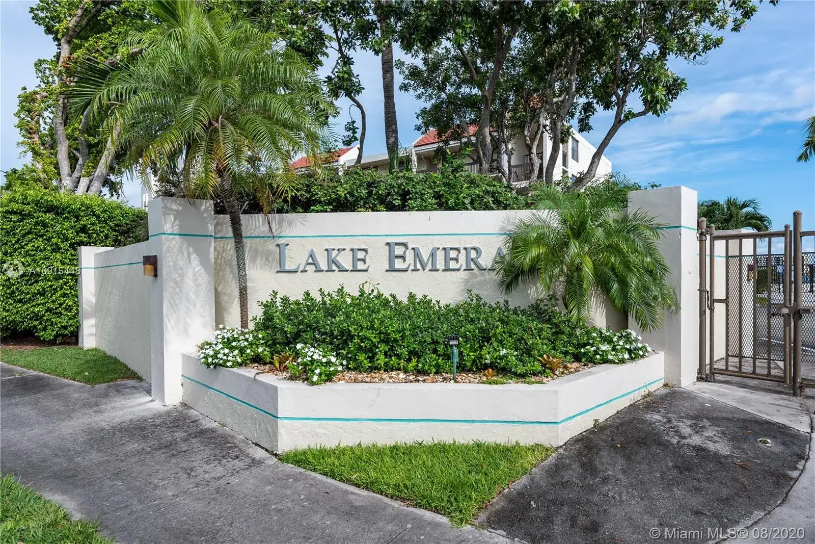 2 bedroom 2 bath Residential for sale at 116 Lake Emerald Dr # 105, Oakland Park FL 33309