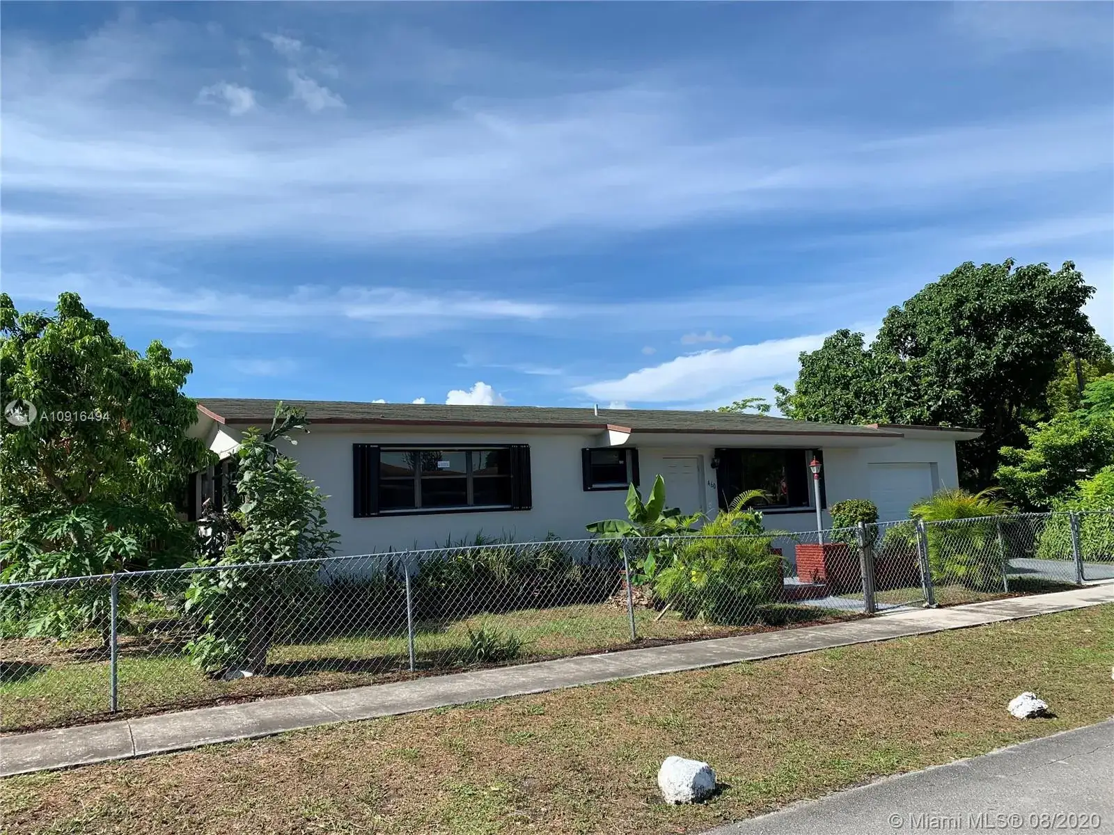 2 bedroom 2 bath Residential for sale at 460 NE 169th St, North Miami Beach FL 33162