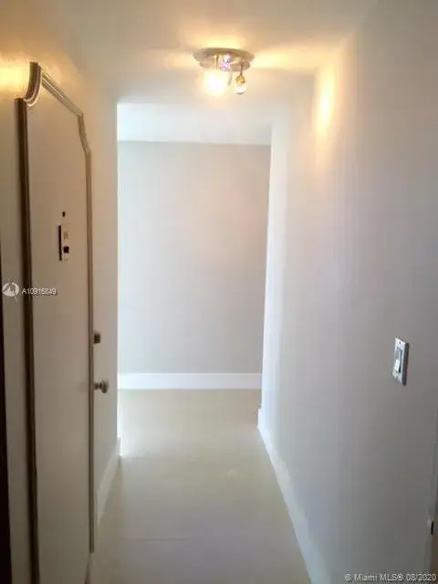 2 bedroom 2 bath Residential for sale at 1408 Brickell Bay Dr # 809, Miami FL 33131