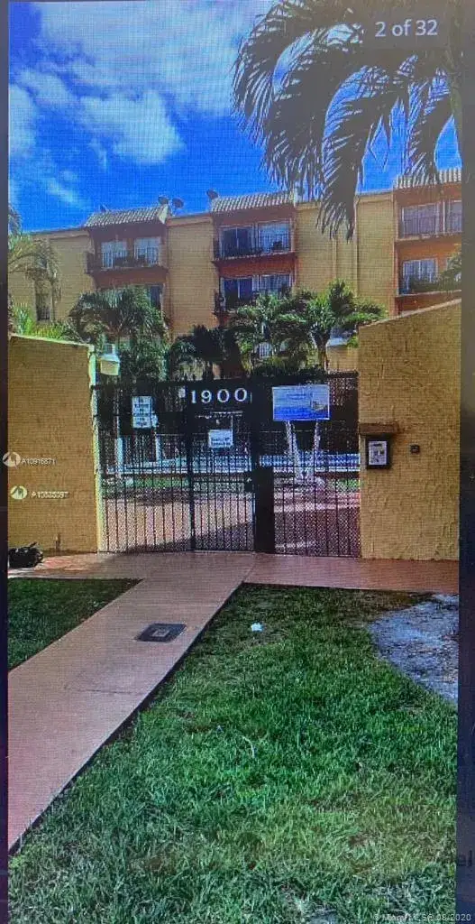 2 bedroom 2 bath Residential Lease for rent at 1900 W 54th St # 320, Hialeah FL 33012