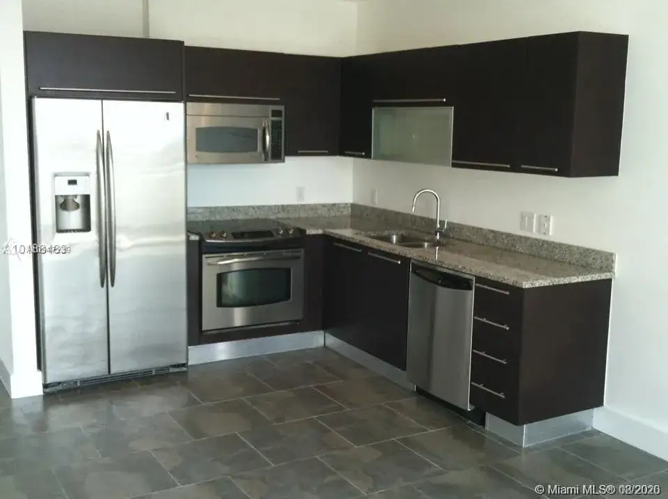 1 bedroom 1 bath Residential Lease for rent at 951 Brickell Ave # 1009, Miami FL 33131
