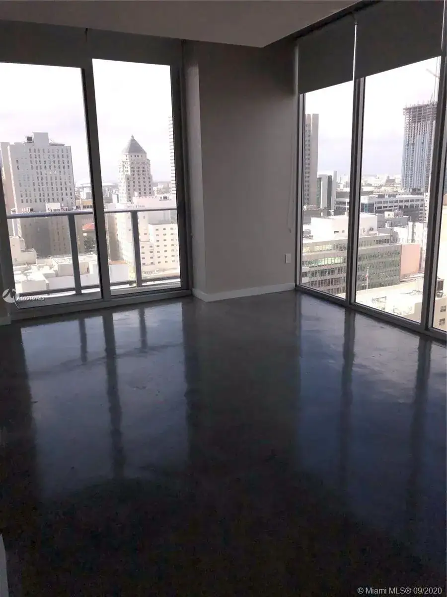 1 bedroom 1 bath Residential Lease for rent at 151 SE 1st St # 2110, Miami FL 33131